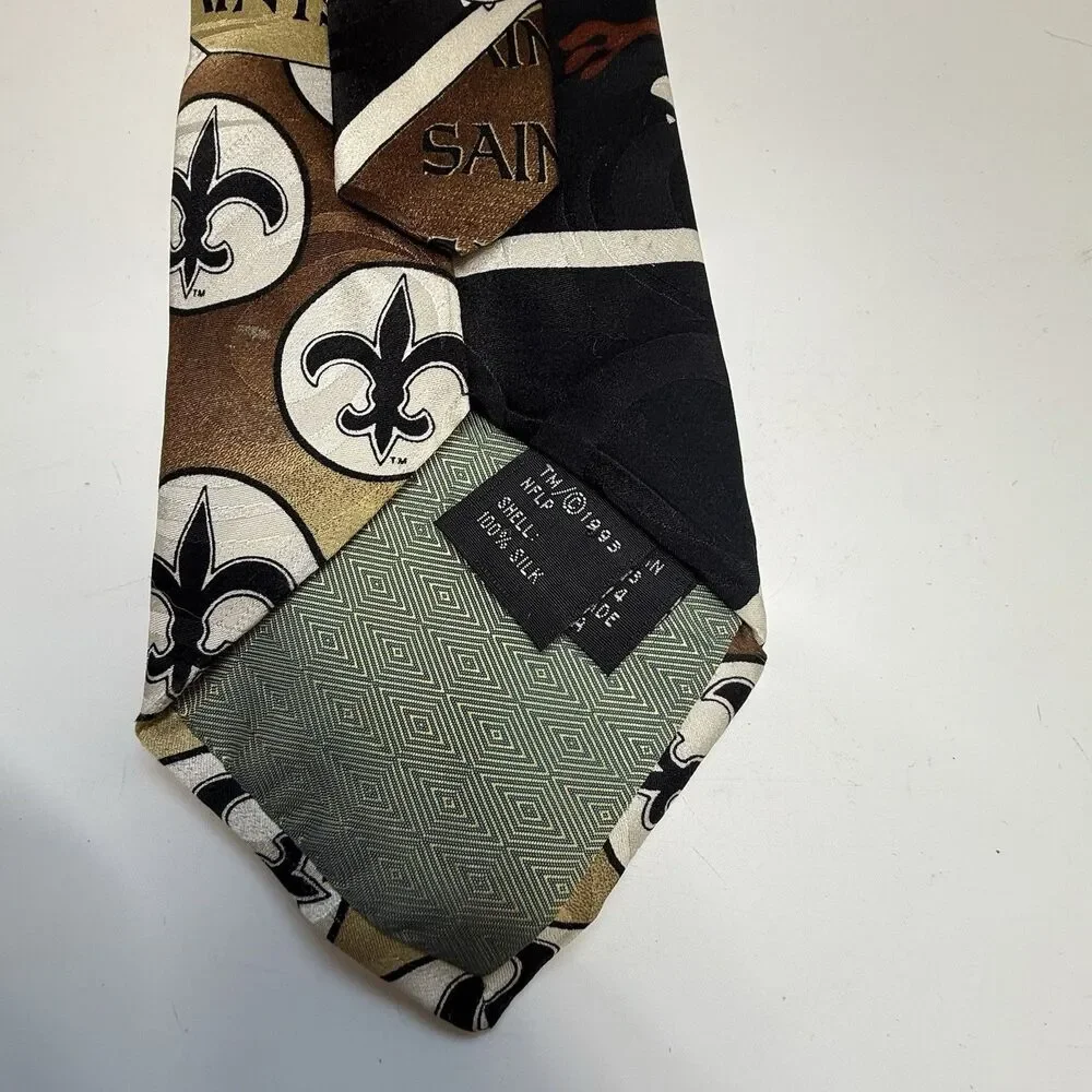 Vintage 1993 New Orleans Saints Looney Tunes 100% Silk Neck Tie